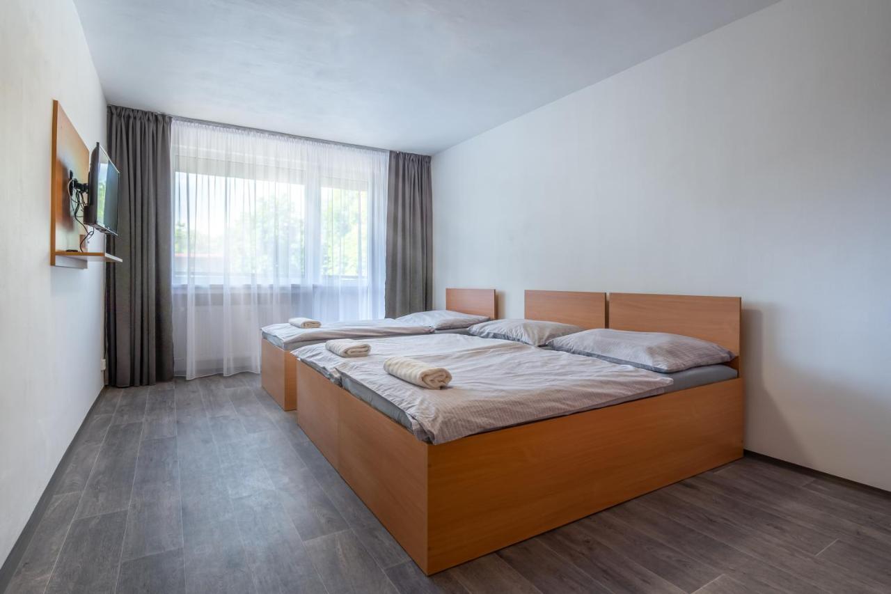 Apartmany A Studia Zamecky Park Litvínov Εξωτερικό φωτογραφία