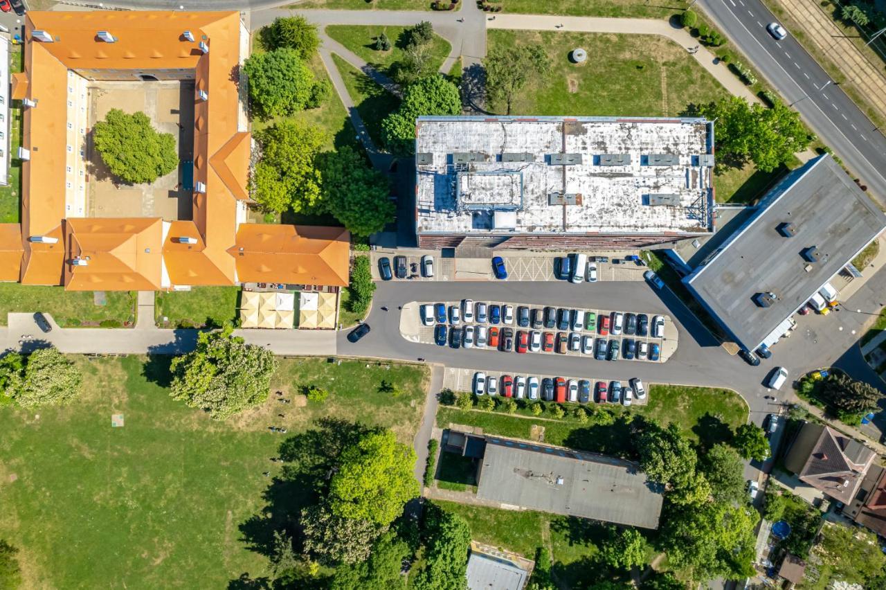 Apartmany A Studia Zamecky Park Litvínov Εξωτερικό φωτογραφία